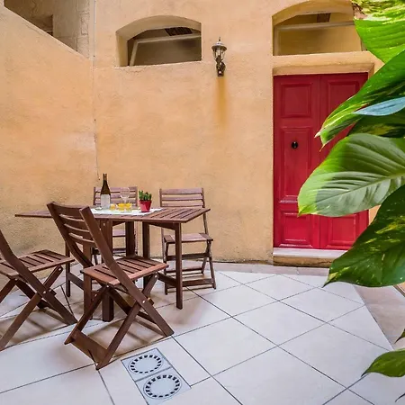 Valletta Main Street Apartment Exterior photo
