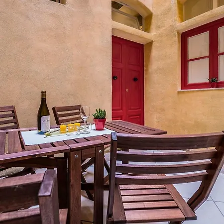 Valletta Main Street Apartment Exterior photo